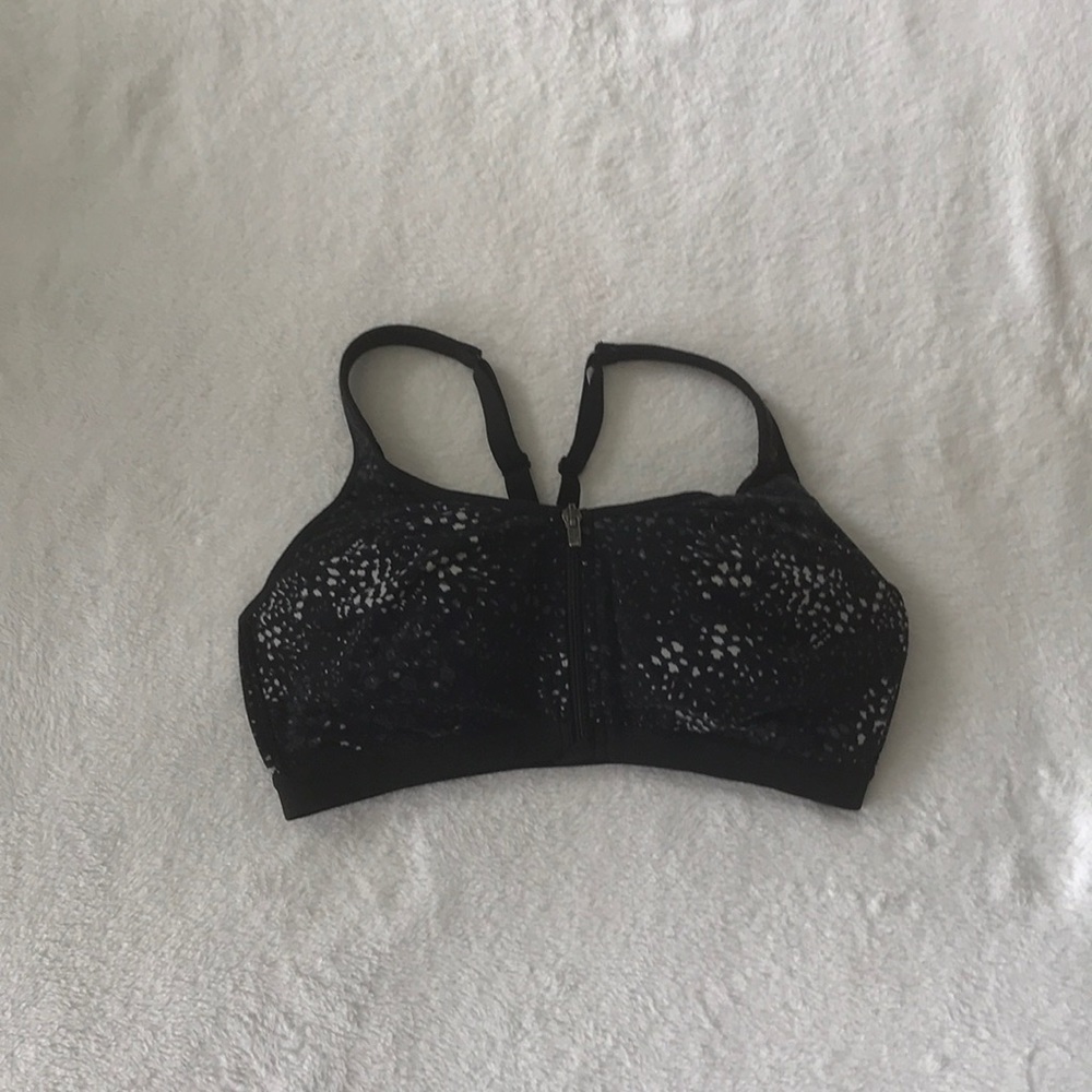 Victoria Sport Zip-Up Bra